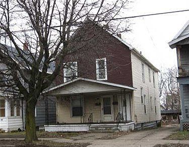 1st image of 916-18 E 26th St