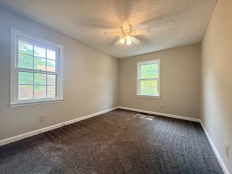 1525 Trevino Dr — Photo 10
