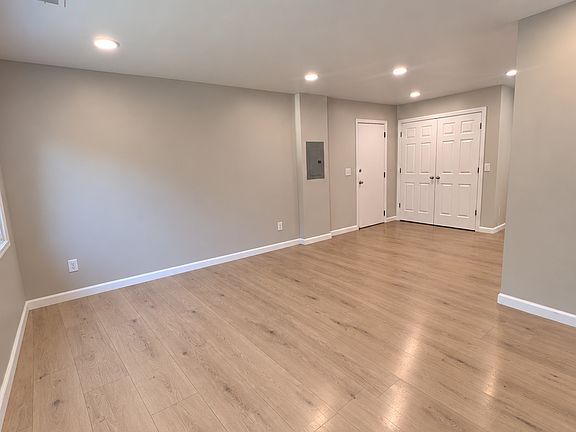 4th image of 10702 Sharondale Rd