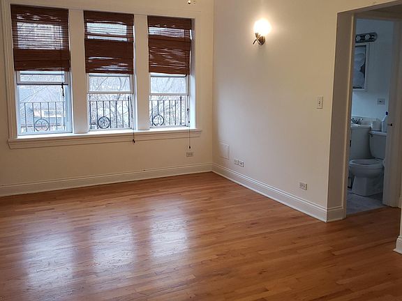 5th image of 6812 N Wayne Ave APT 4A