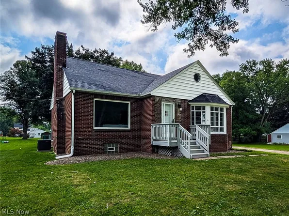 6328 Roselawn Ave, Ravenna, OH 44266