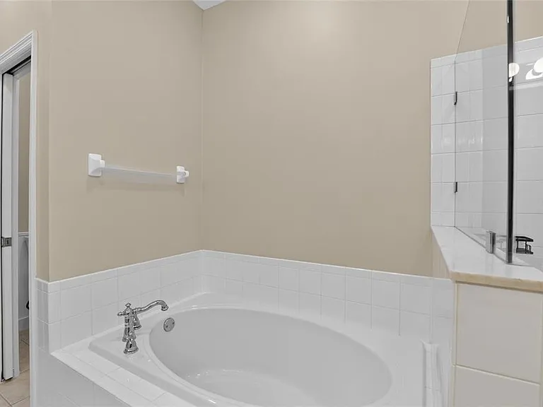 5508 Golden Isles Dr — Photo 46