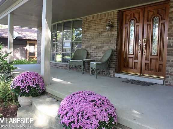 3rd image of 53978 Sunderland Dr