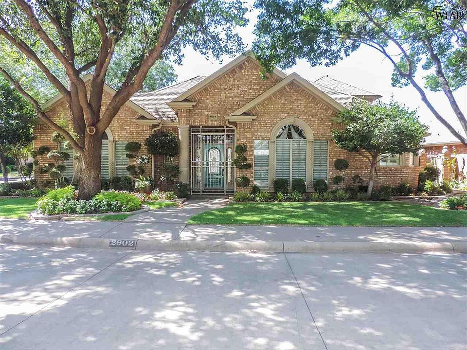 1st image of 2902 Loma Linda Ln