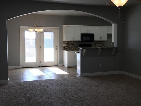 5th image of 8 Brandi Ln
