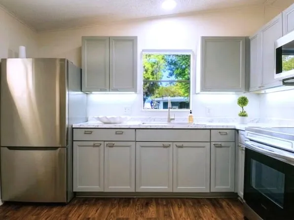 316 S Edgewater Dr, Plant City, FL 33565