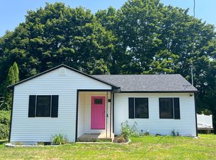 8 Eddy Ct, Oakdale, CT 06370