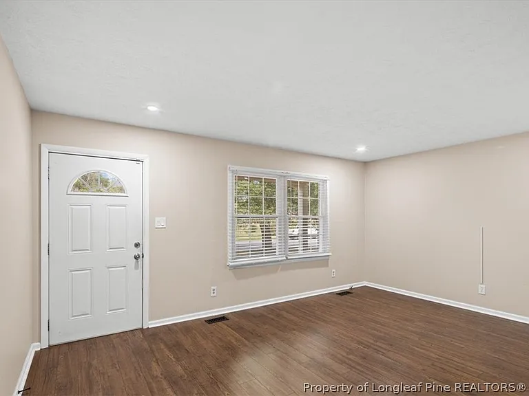 6604 Vaughn Rd — Photo 3