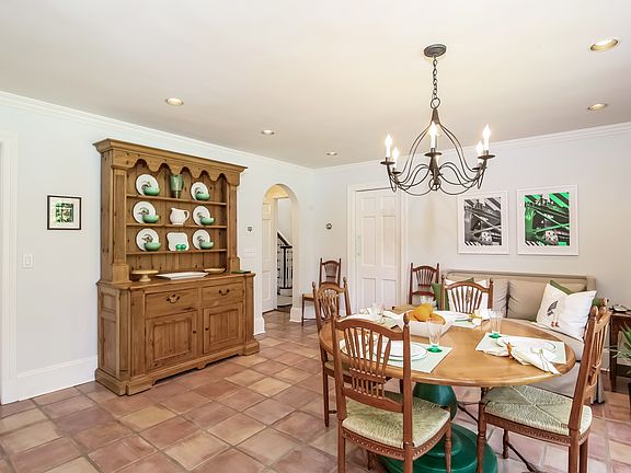 5th image of 11 Horseguard Ln