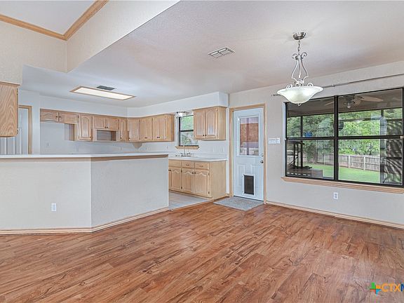 3rd image of 226 Parkridge Cir