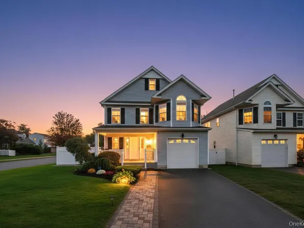 118 Franklin Avenue, East Northport, NY 11731