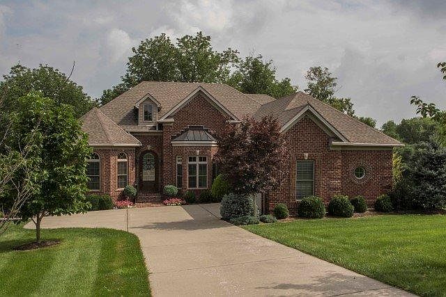 1st image of 332 Prestwick Cir