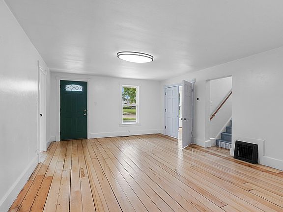 2nd image of 417 W Beacon Ave