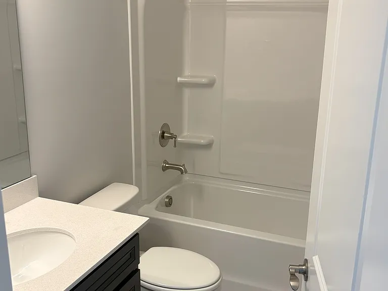 152 Highpointe Dr — Photo 31