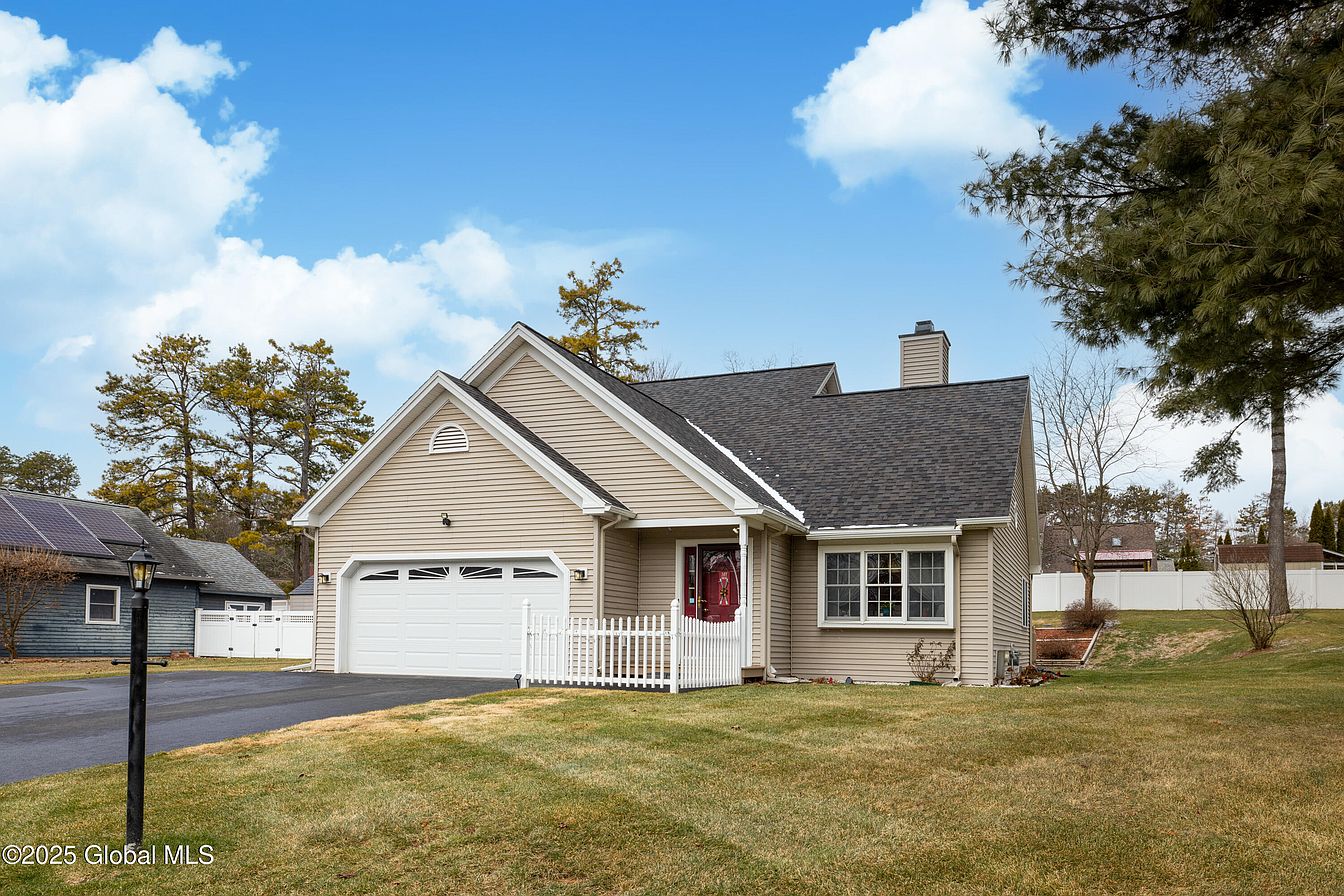 1st image of 8 Maple Drive