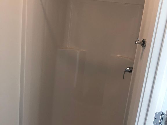 4th image of 516 Bellevue Ave E