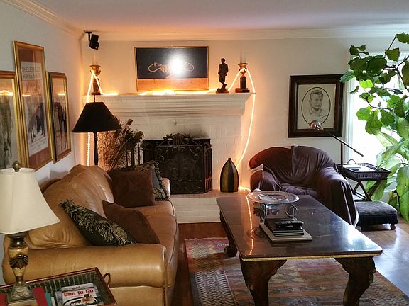 Living Room w.Fire Place