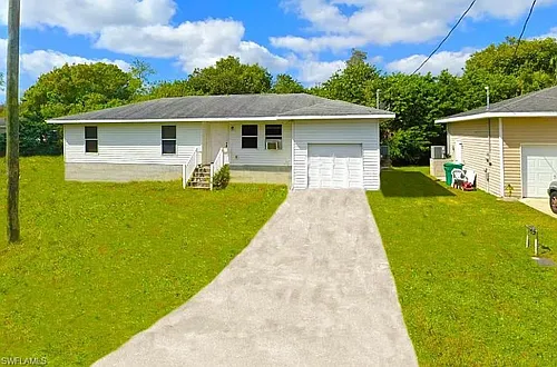 2715 Lee St Photo 1