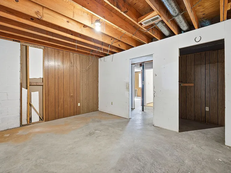 5757 Heards Mountain Rd — Photo 37