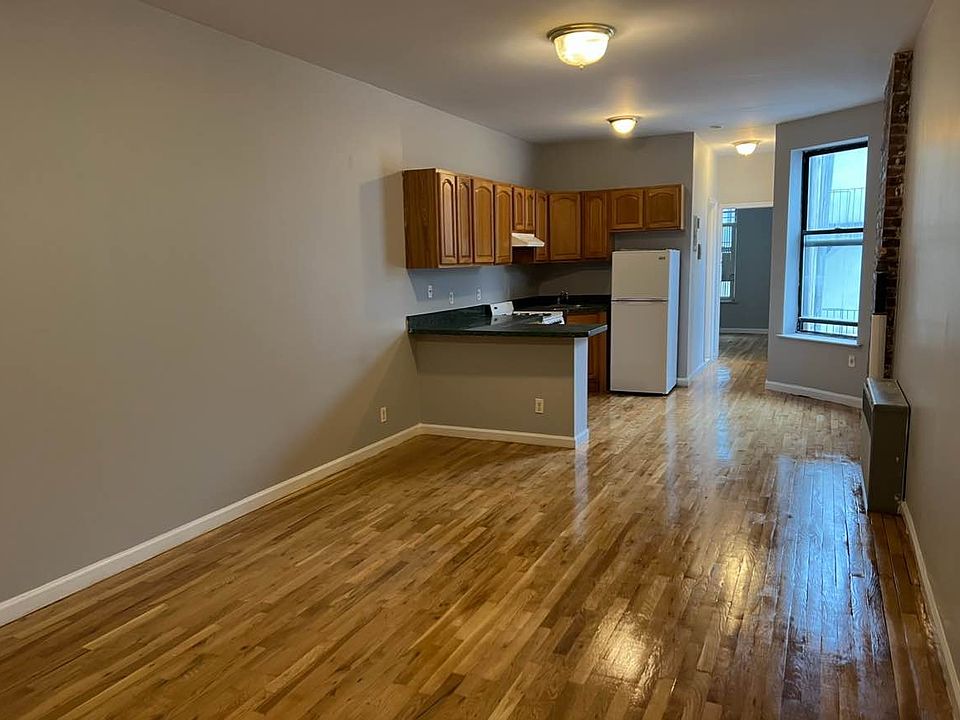 1st image of 2171 3rd Ave APT 4B