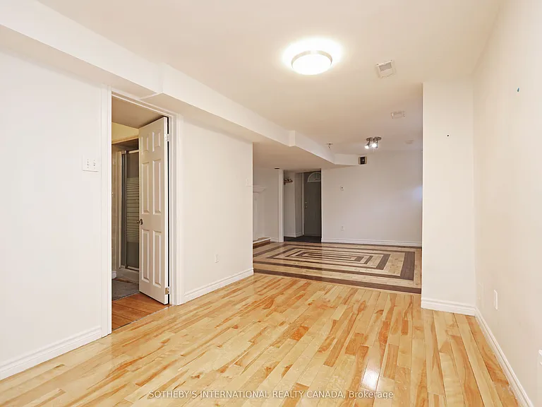 212 Glebemount Ave #LOWER — Photo 18