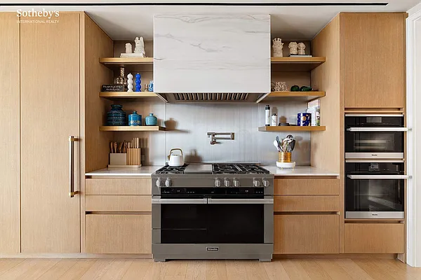 Sold by Sotheby's International Realty | media 37