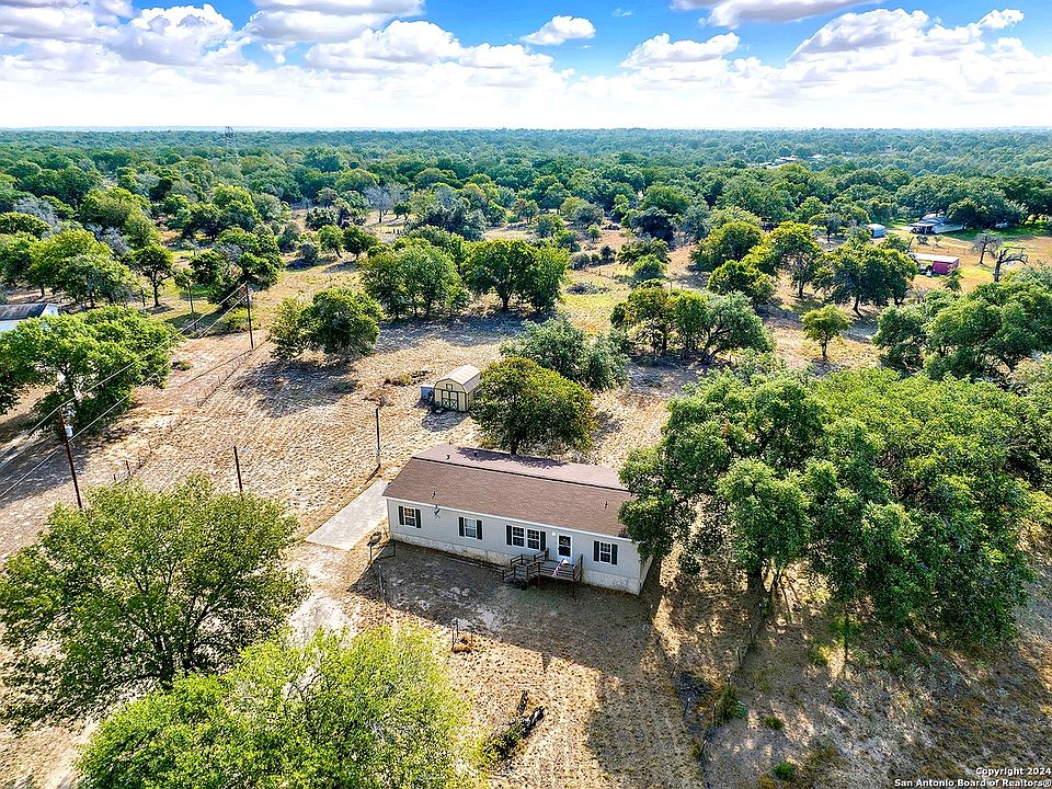 1st image of 122 HICKORY CIR