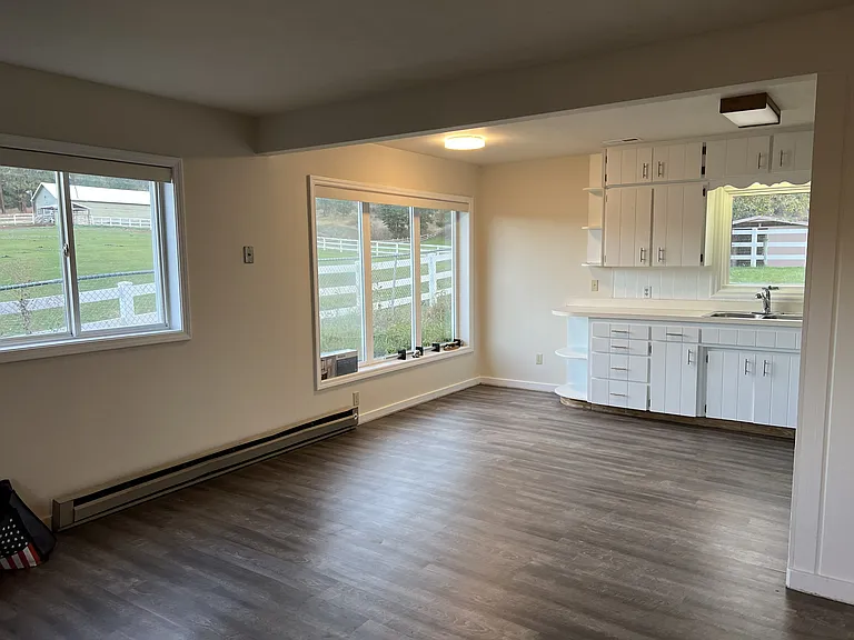 10104 N Fairview Rd — Photo 5