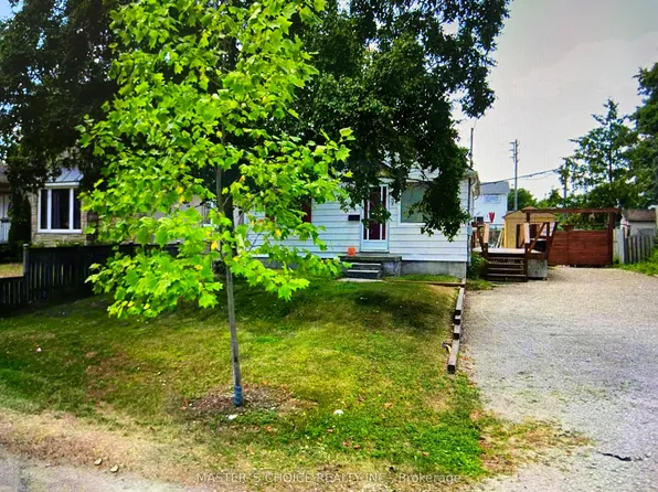 32 Amiens Rd, Toronto, ON M1E 3S6