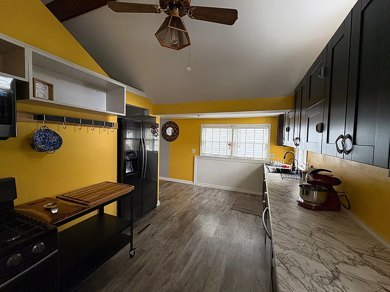 2508 S Superior St — Photo 14