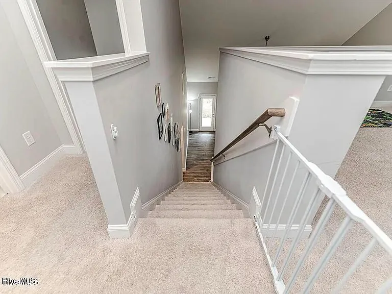 223 Burnside Dr — Photo 19