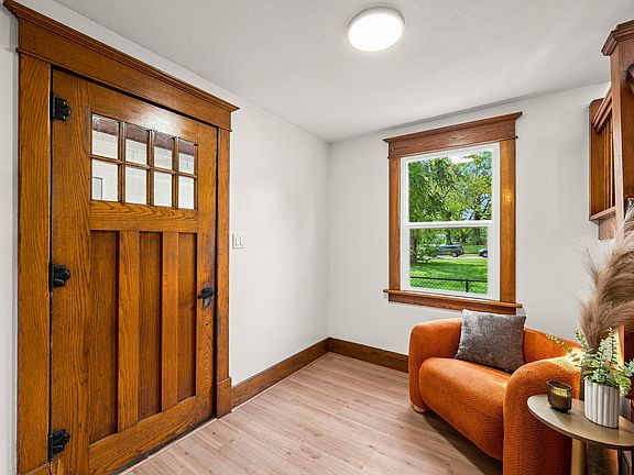 3rd image of 1015 Euclid Ave