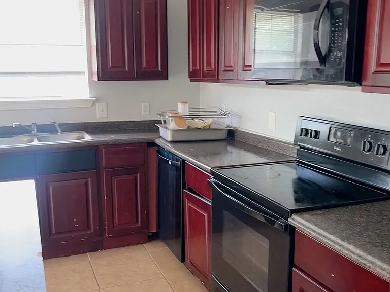 7035 Tullis Dr — Photo 3