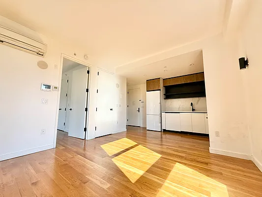 Rented by ERNY LLC | media 6