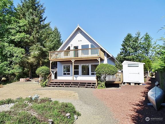 4th image of 312 Ponderosa Loop NE