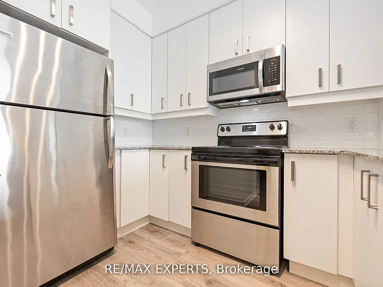 11611 Yonge St #227 — Photo 6