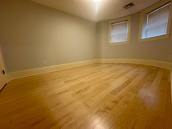 3rd image of 328 K St #1