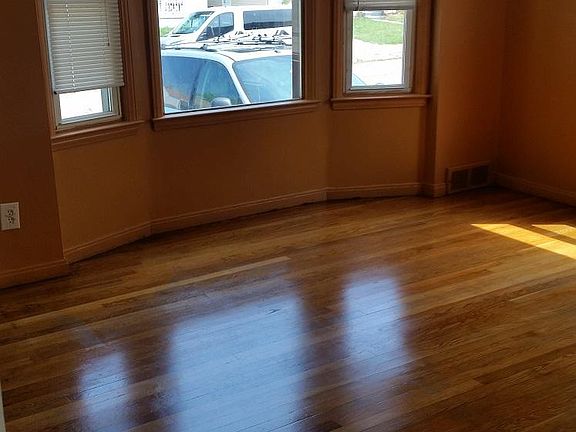 3rd image of 535 Mill St