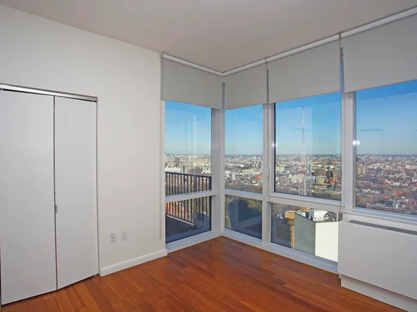 66 Rockwell Place image 7 of 24