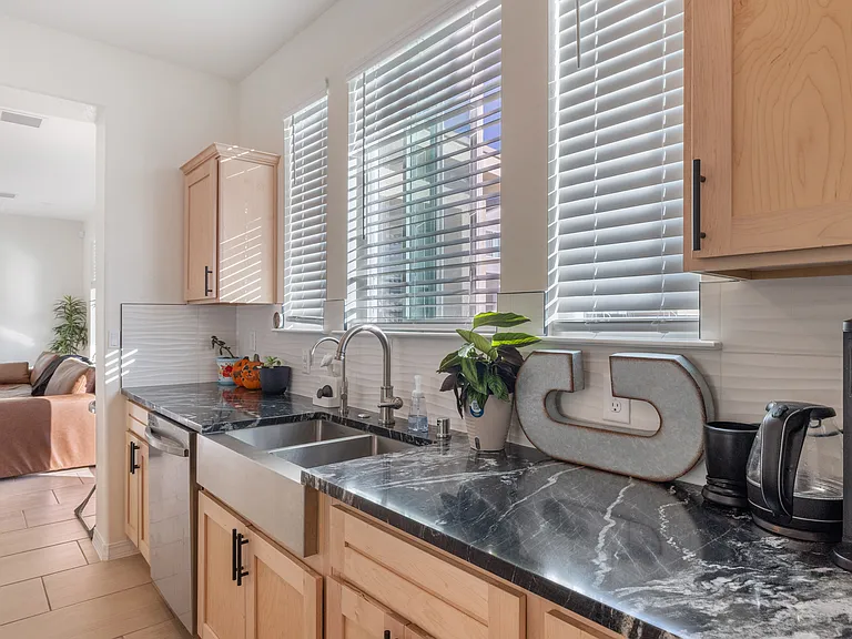 12804 De La Rosa Ave — Photo 13