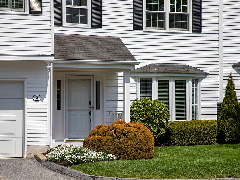 2 Emerson Ct — Photo 2