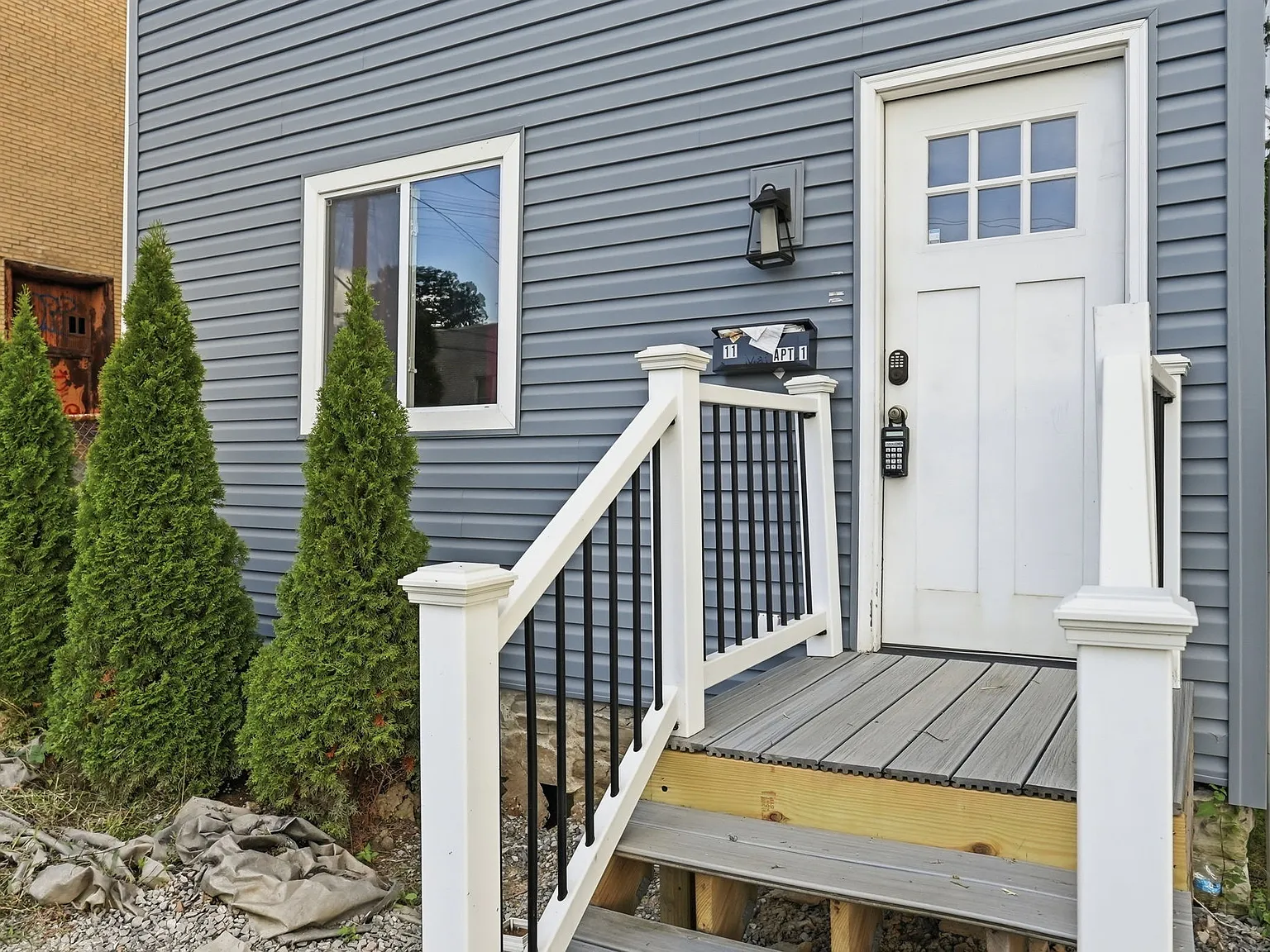 2 bed, $1,300 — Photo 3