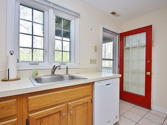 4th image of 607 Chestnut Drive
