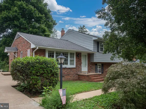 209 Stonewall Dr, Fredericksburg, VA 22401