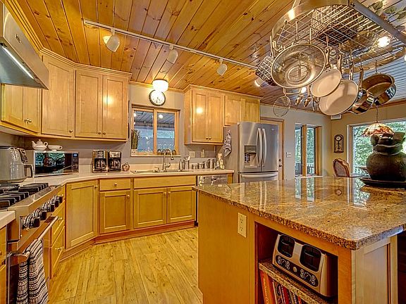 3rd image of 2875 Hickory Cove Ln