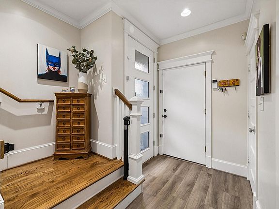 2nd image of 1529 Lawrence St #B