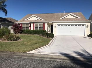 1049 Winnsboro Dr, The Villages, FL 32162