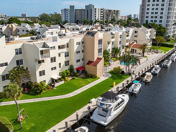 4th image of 2860 NE 14th Street Causeway #205d