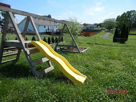 4th image of 3284 N Senseney Cir