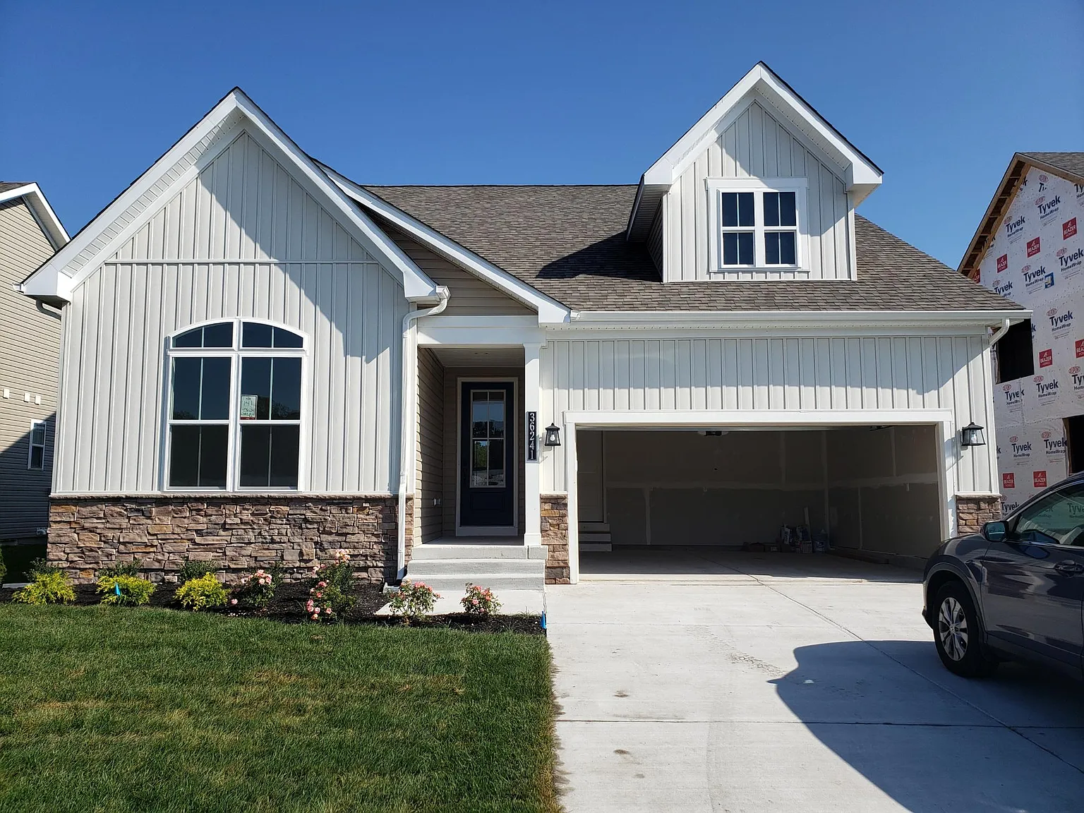 3 bed, $2,500 — Photo 1